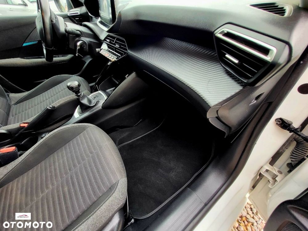 Peugeot 208 - 26