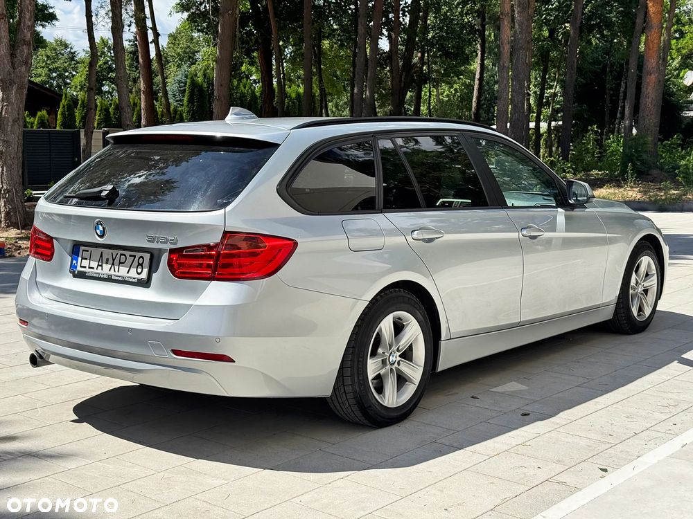 BMW Seria 3 318d DPF Edition Sport - 16