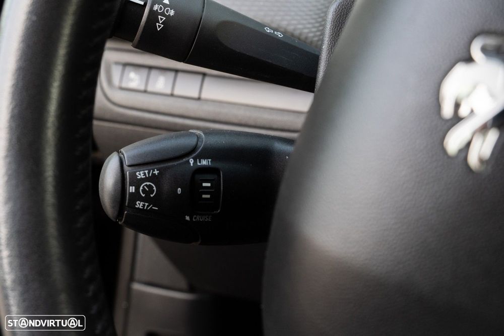 Peugeot 2008 1.2 PureTech Style - 26