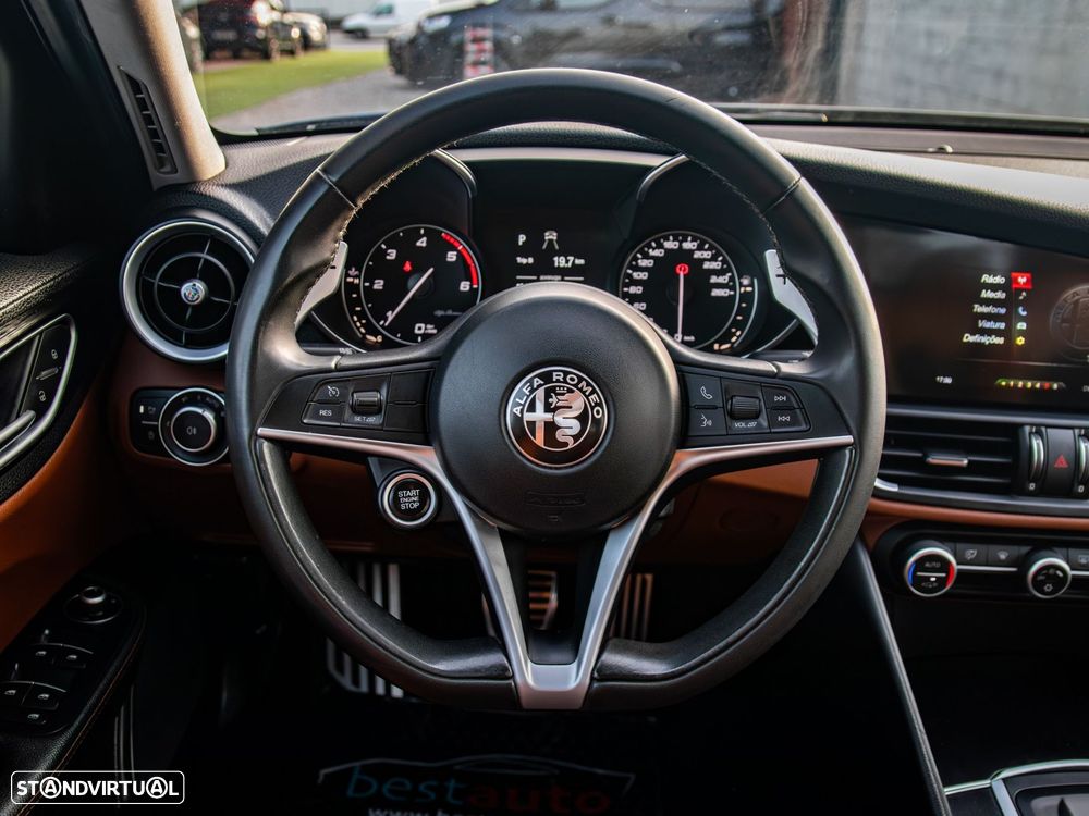 Alfa Romeo Giulia 2.2 D Super AT8 - 23