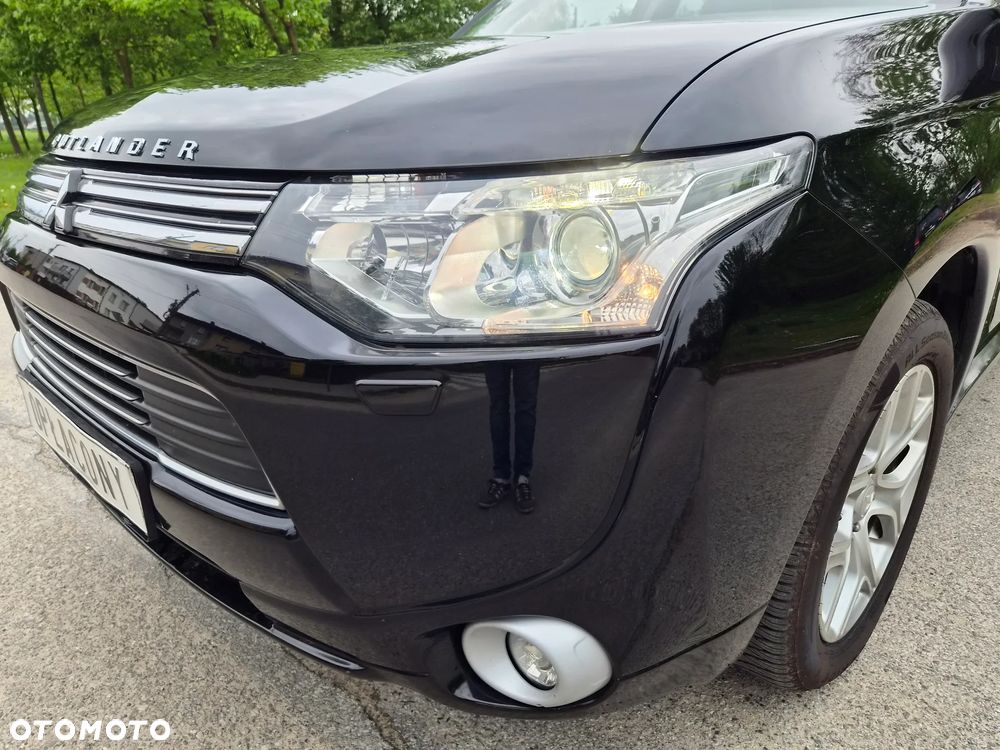 Mitsubishi Outlander 2.0 4WD Top - 17