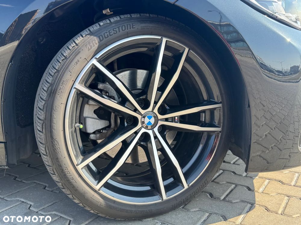 BMW Seria 3 330i M Sport sport - 11