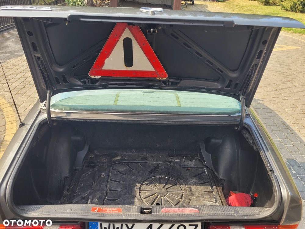 Mercedes-Benz W201 (190) - 6