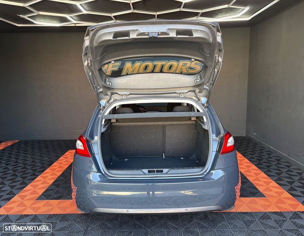 Peugeot 308 1.6 HDi Active - 26