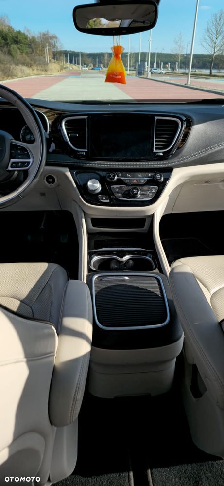 Chrysler Pacifica - 14