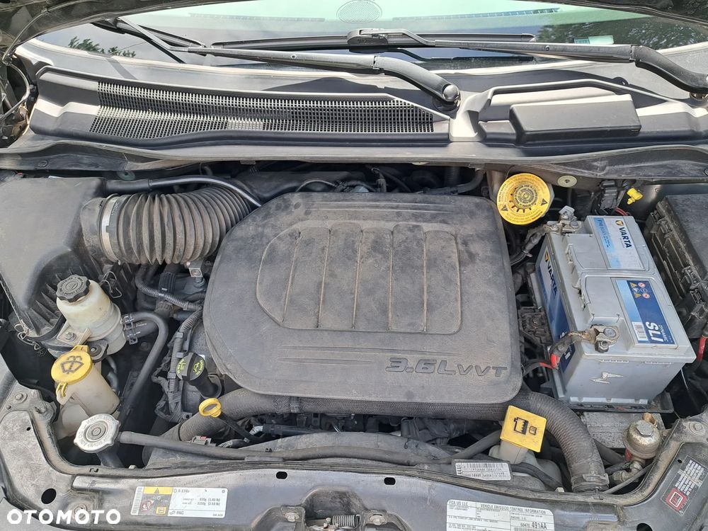 Dodge Grand Caravan 3.6 R/T - 12