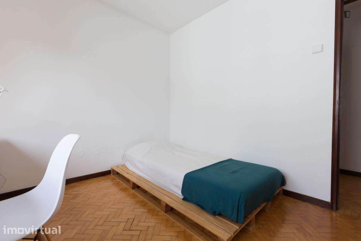 Quarto - localizado em Campanhã Porto - Grande imagem: 4/20