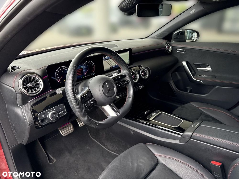 Mercedes-Benz CLA - 11