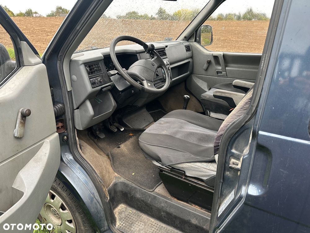 Volkswagen Multivan D - 13