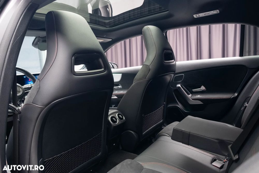 Mercedes-Benz A 35 AMG Sedan 4Matic MHEV 8G-DCT - 30