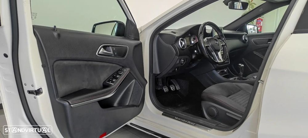 Mercedes-Benz A 180 d AMG Line - 16