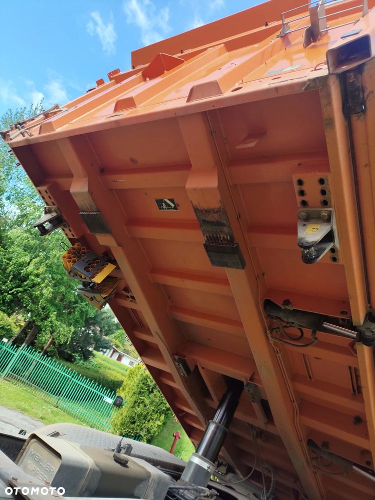 Mercedes-Benz Arocs - 7