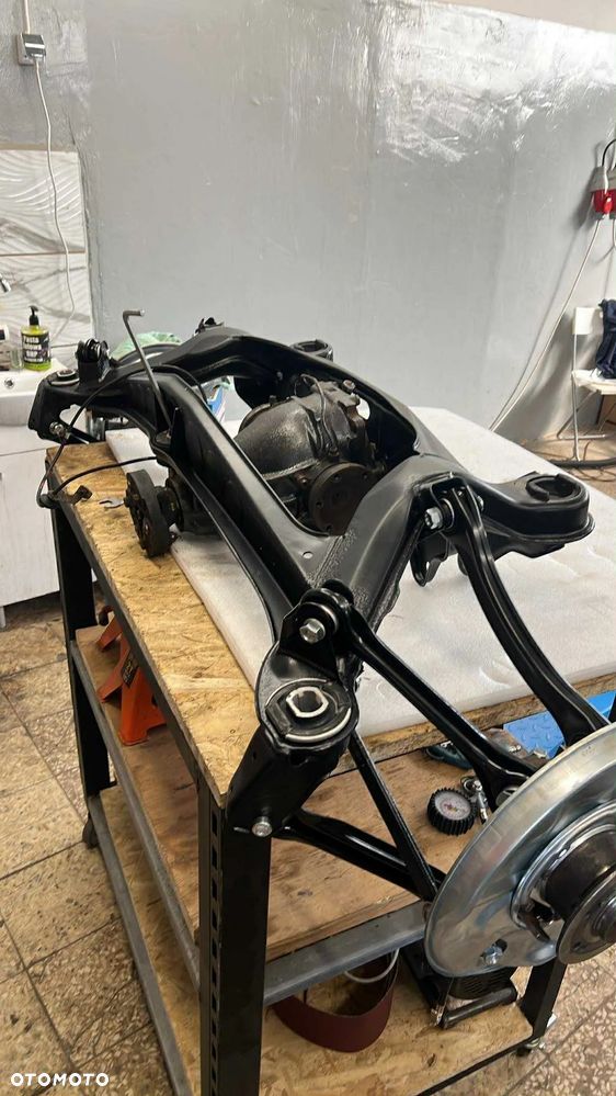 Mercedes-Benz W124 (1984-1993) - 13