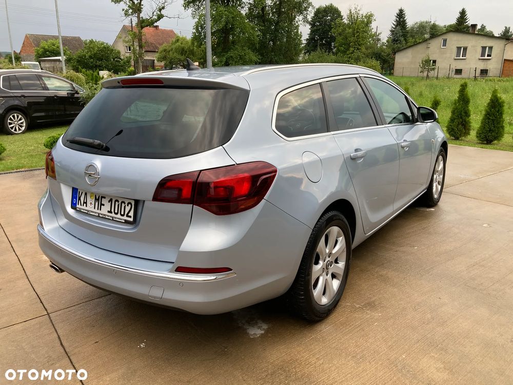 Opel Astra 2.0 CDTI Cosmo - 8