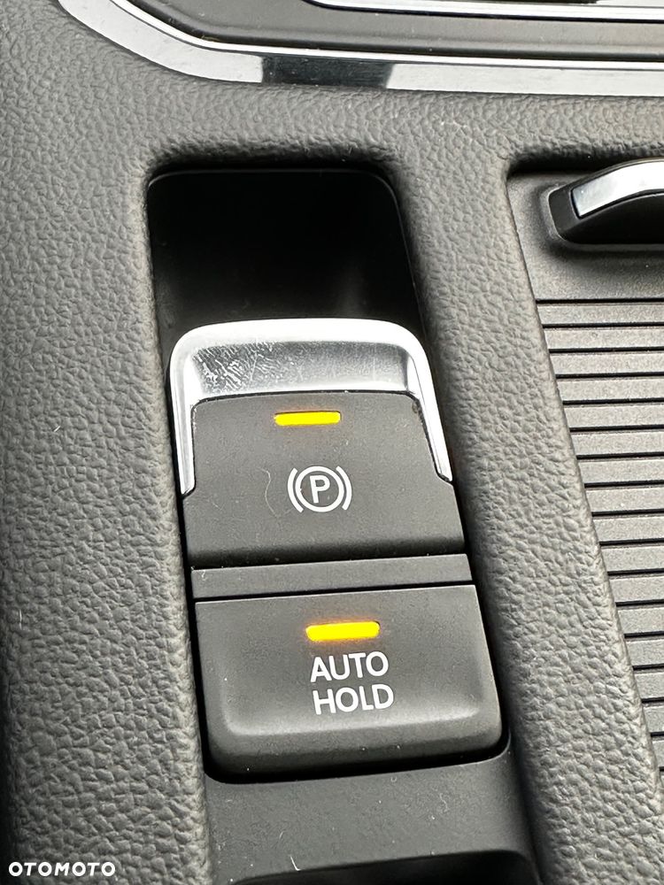 Volkswagen Passat Variant 1.5 TSI EVO Business DSG - 16