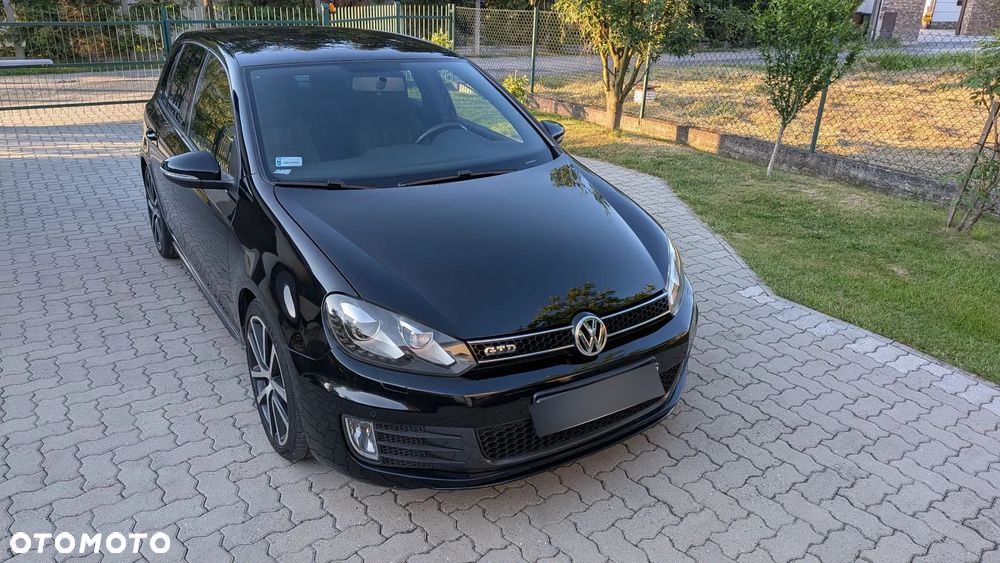 Volkswagen Golf - 1