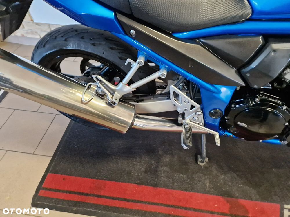 Suzuki Bandit - 32