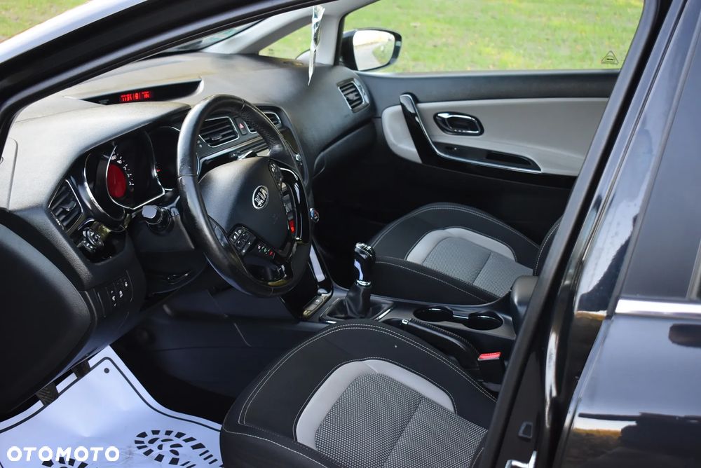 Hyundai i30 1.6 GDI Premium - 17