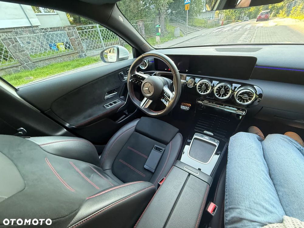 Mercedes-Benz Klasa A 220 4-Matic AMG Line 7G-DCT - 3
