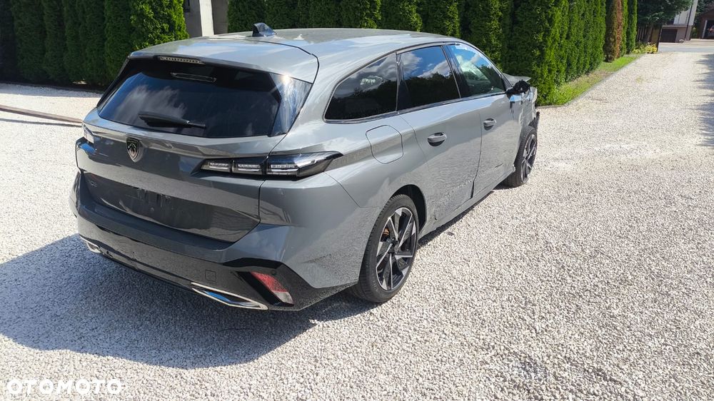 Peugeot 308 - 1