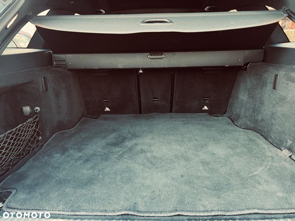 Mercedes-Benz Klasa C 220 d 4MATIC 9G-TRONIC - 26