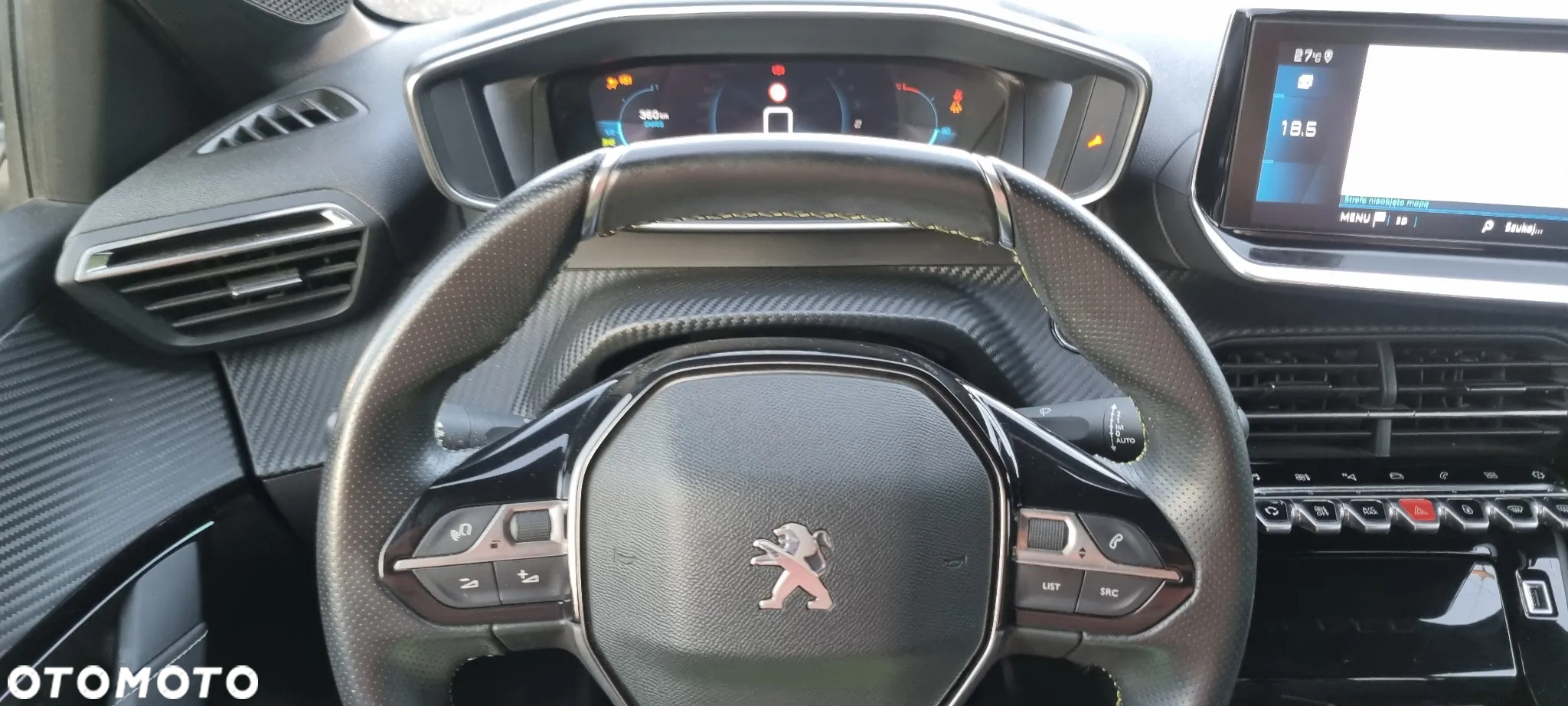 Peugeot 208 - 14