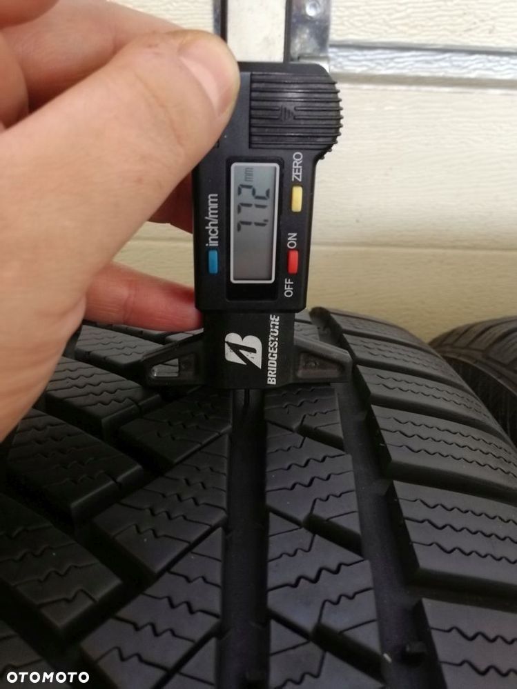 Opony zimowe 215/55 R 17 Continental WinterContact TS850 P - 3