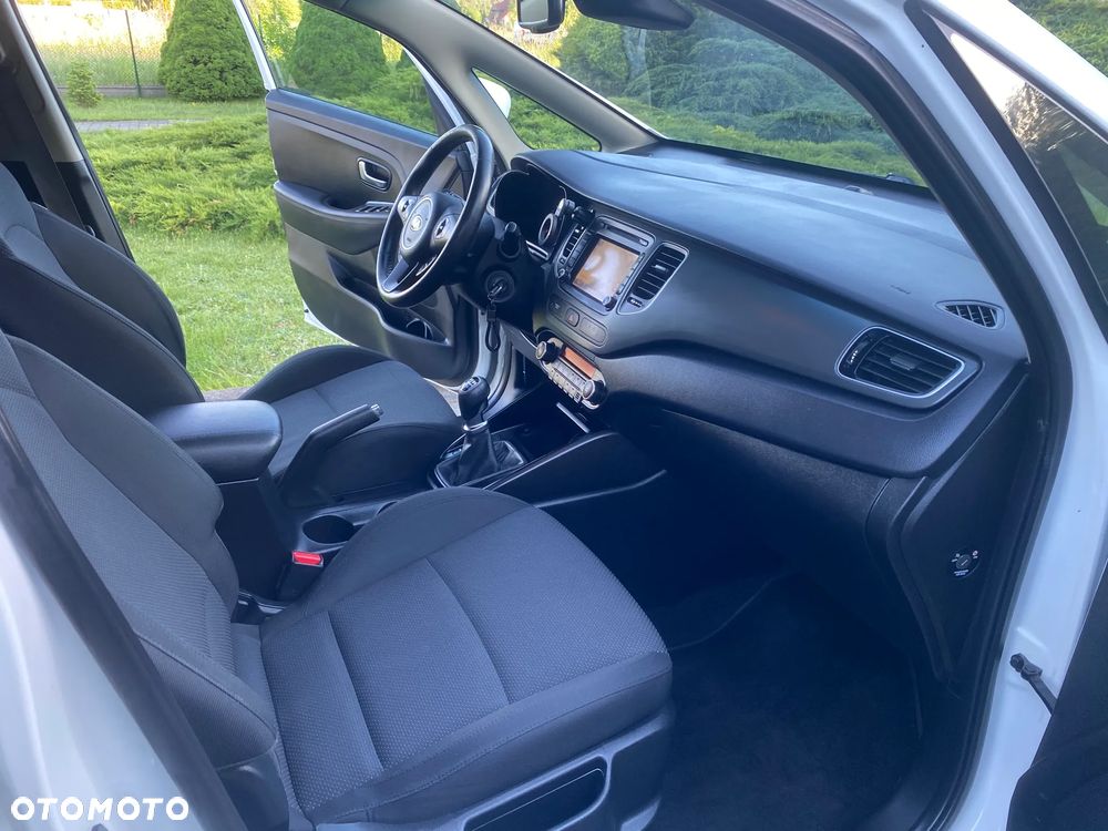 Kia Carens 1.7 CRDi 141 Dream Team Edition - 17