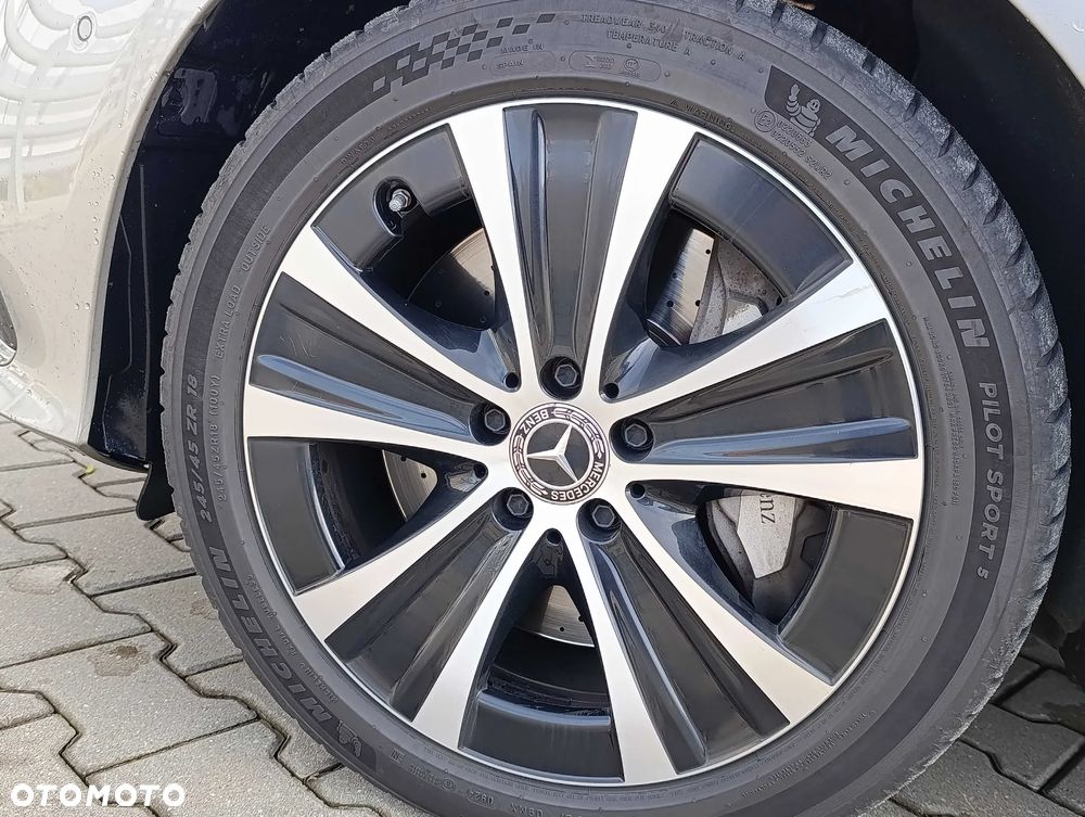 Mercedes-Benz Klasa E 300 de 4Matic T 9G-TRONIC - 40