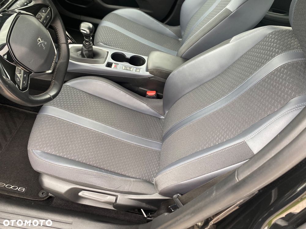 Peugeot 2008 BlueHDi 100 STOP & START Allure - 24