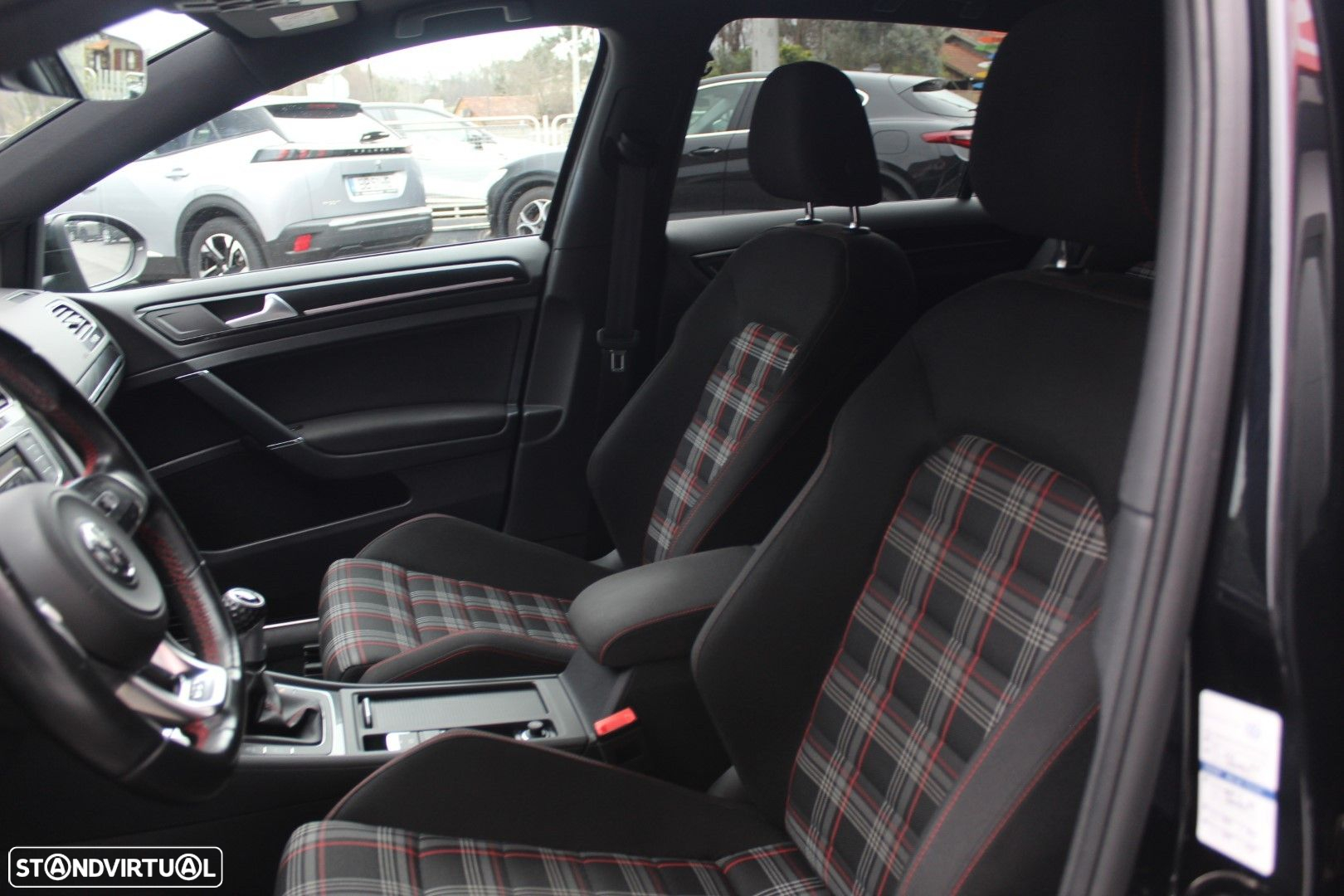VW Golf 2.0 TSi GTi Performance - 26