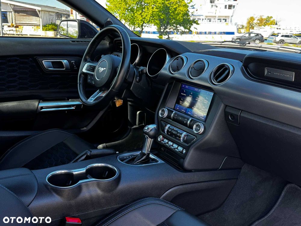 Ford Mustang - 4