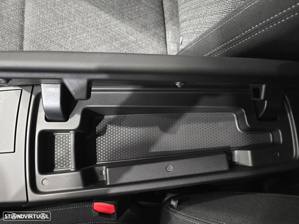BMW 218 Active Tourer d Auto - 33