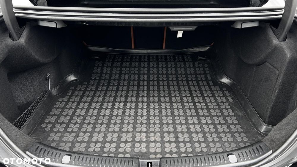 Mercedes-Benz Klasa E 220 d 4Matic 9G-TRONIC AMG Line - 31