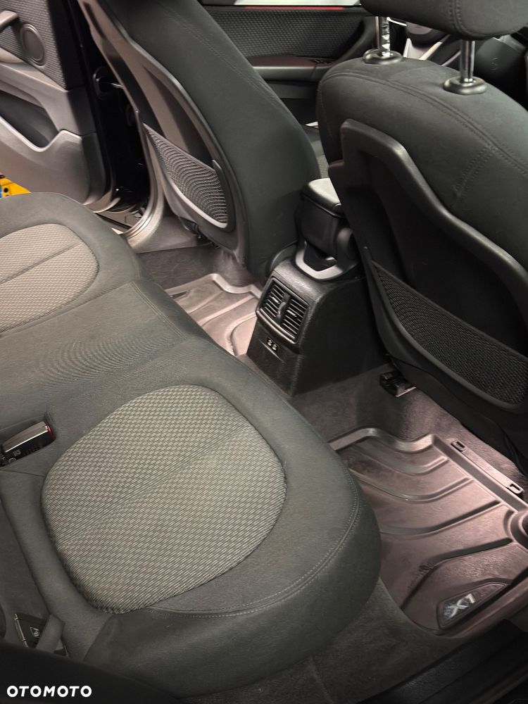 BMW X1 sDrive18i - 17