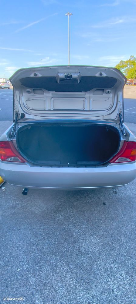 Ford Focus 1.6 Ghia - 8
