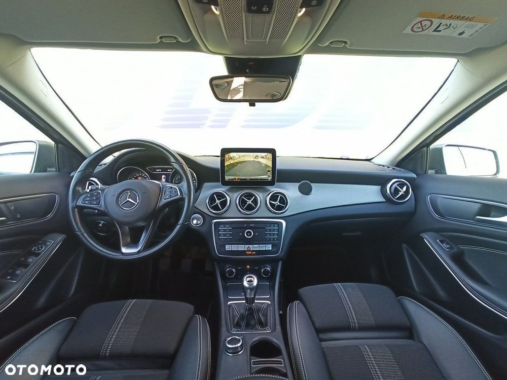 Mercedes-Benz GLA - 11