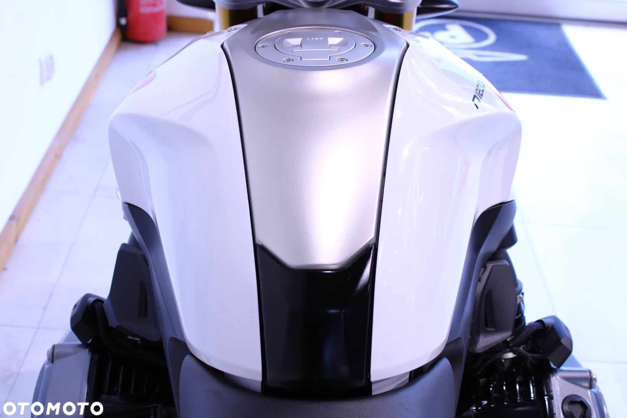 BMW R - 12