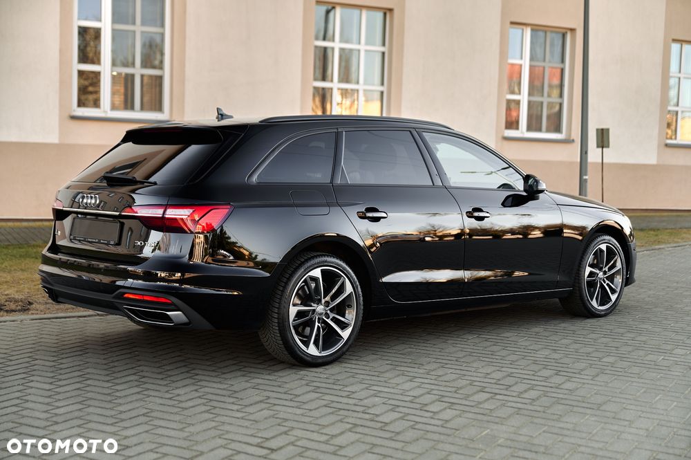 Audi A4 Avant - 16