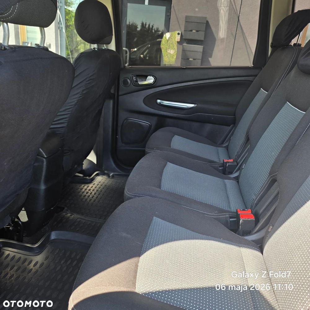 Ford Galaxy - 9