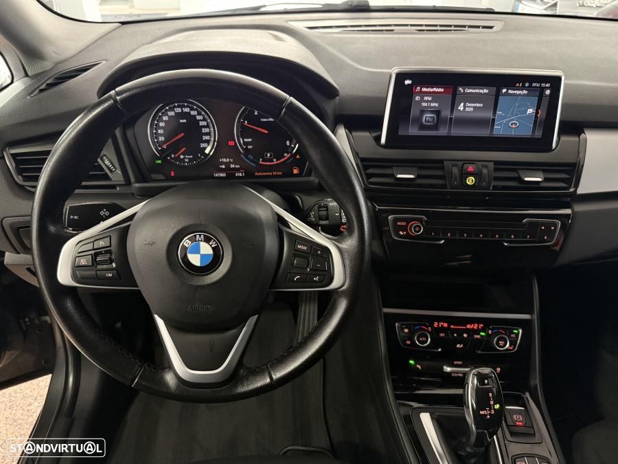 BMW 216 Active Tourer d Line Luxury Auto — fotografia 18