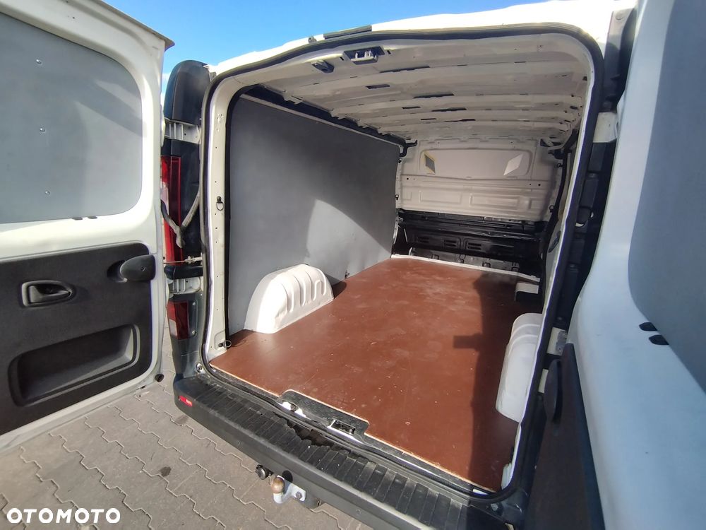 Renault Trafic - 16