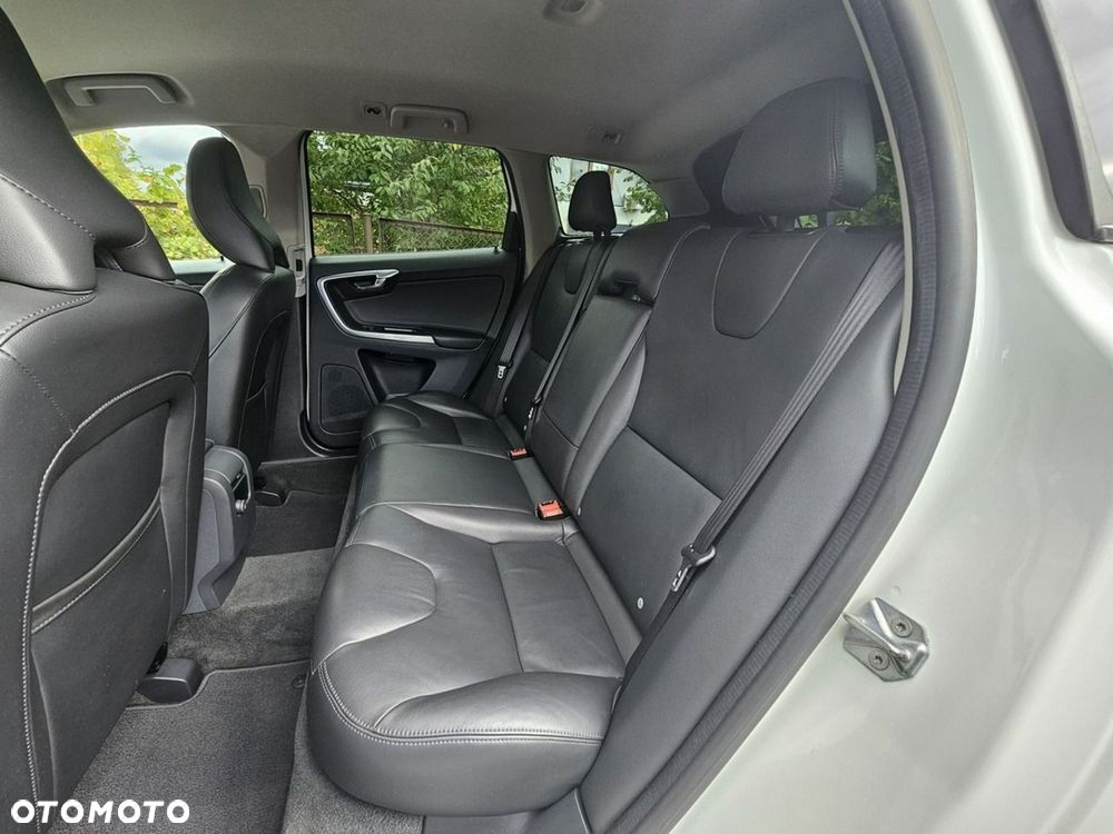 Volvo XC 60 D3 Geartronic Momentum - 18