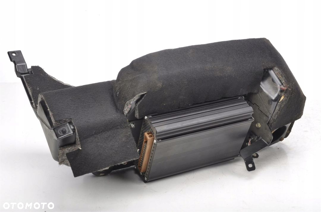 AUDI A6 C5 SUBWOOFER ZE WZMACNIACZEM - 2