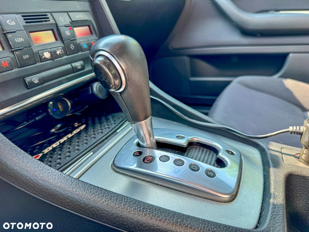 Audi A4 Limousine - 15