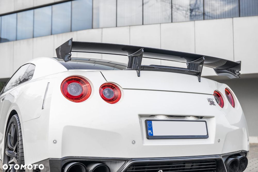 Nissan GT-R Black Edition - 12
