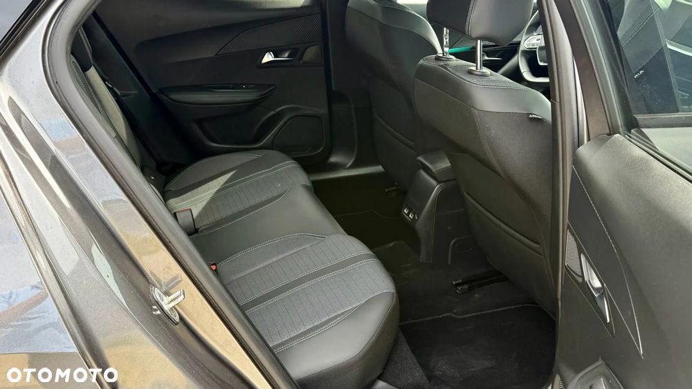 Peugeot 2008 PureTech 130 EAT8 Allure Pack - 17