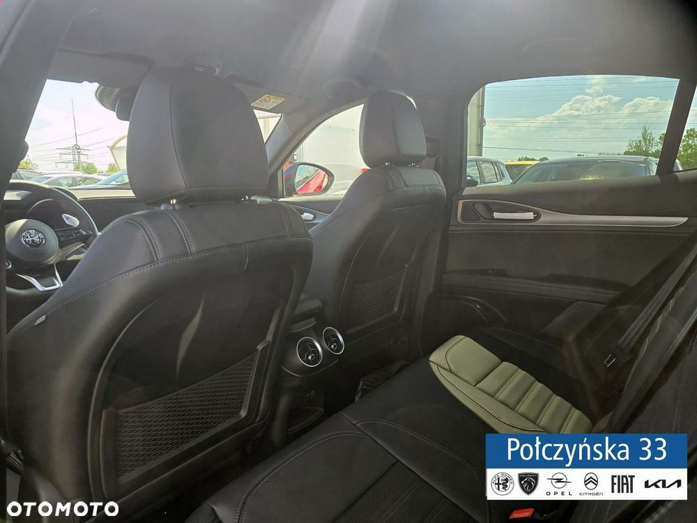 Alfa Romeo Stelvio - 19