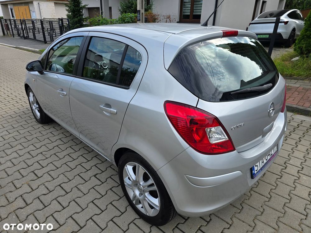Opel Corsa 1.2 16V Essentia - 7