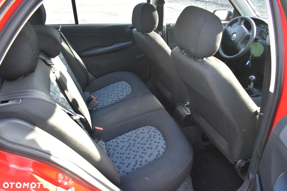 Skoda Fabia 1.2 HTP Active - 11